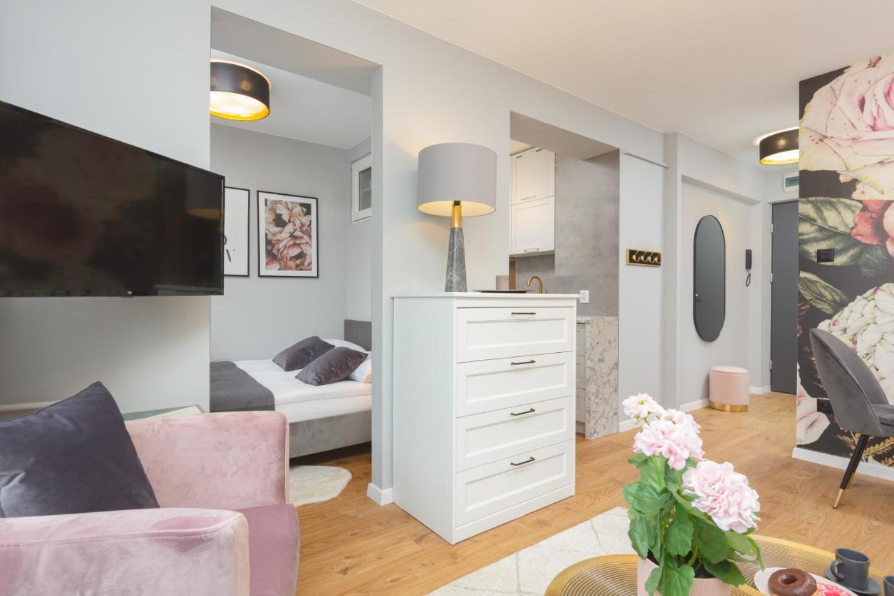 City Center Apartment Near The Vistula By Noclegi Renters Варшава Экстерьер фото
