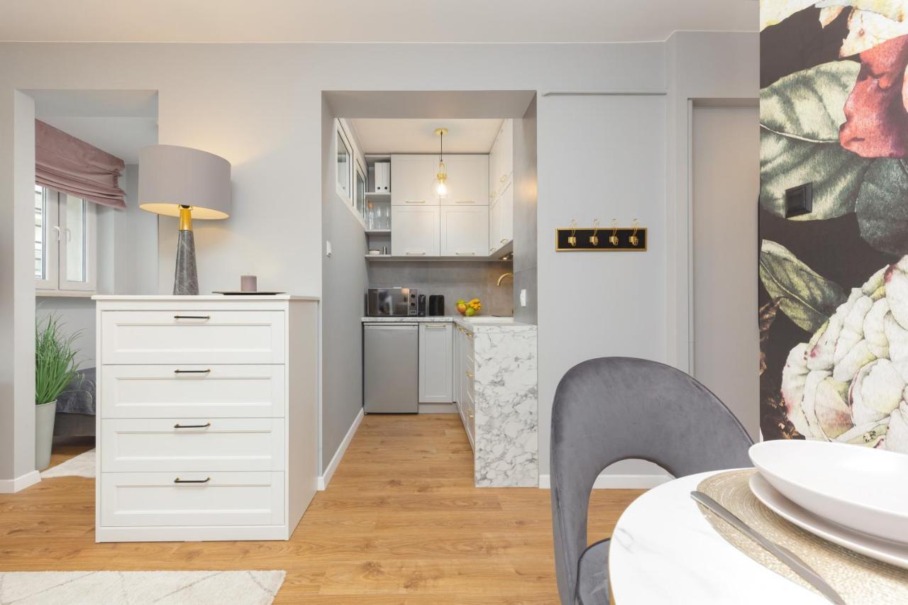 City Center Apartment Near The Vistula By Noclegi Renters Варшава Экстерьер фото