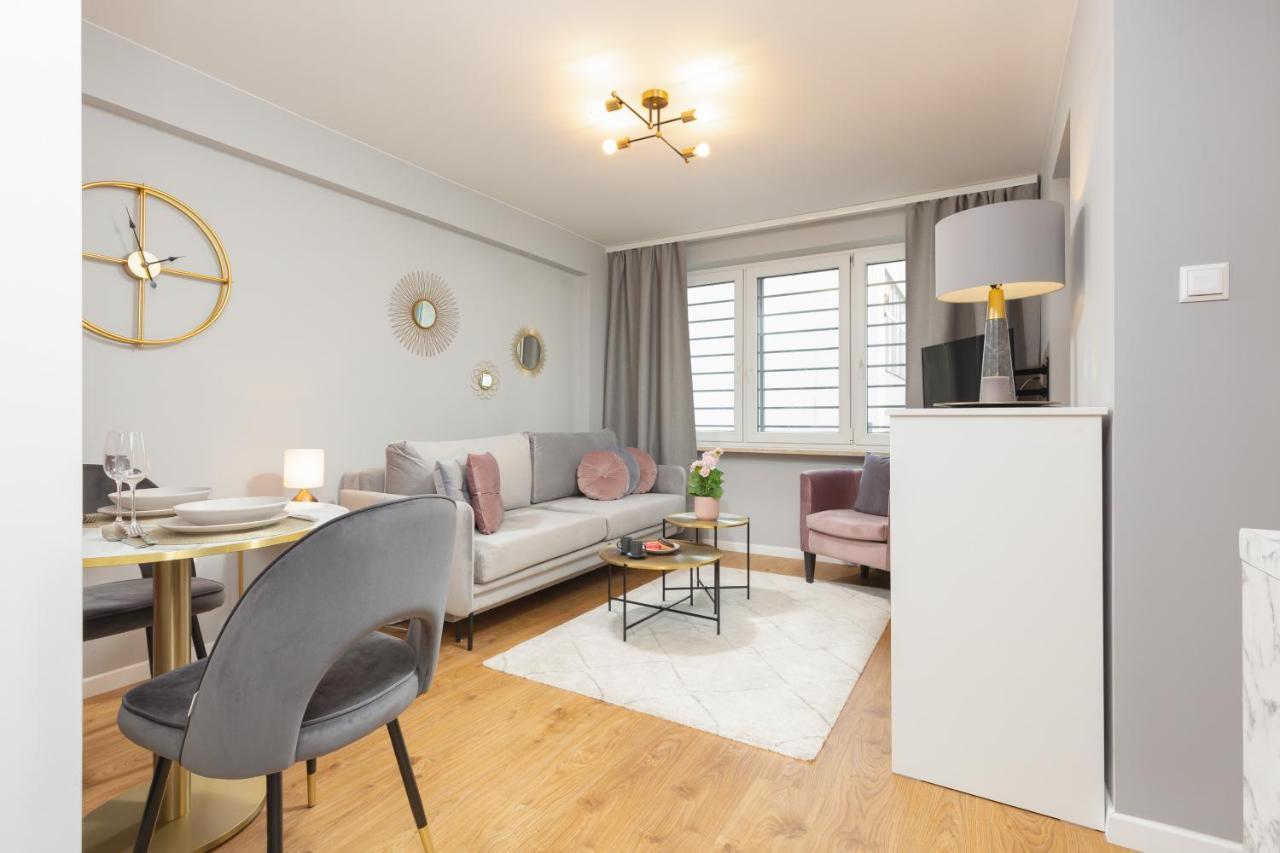City Center Apartment Near The Vistula By Noclegi Renters Варшава Экстерьер фото